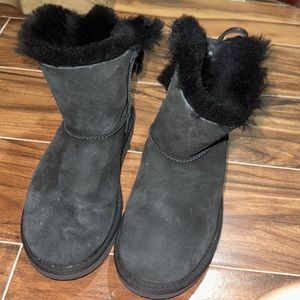 Classic heritage bow ugg boots